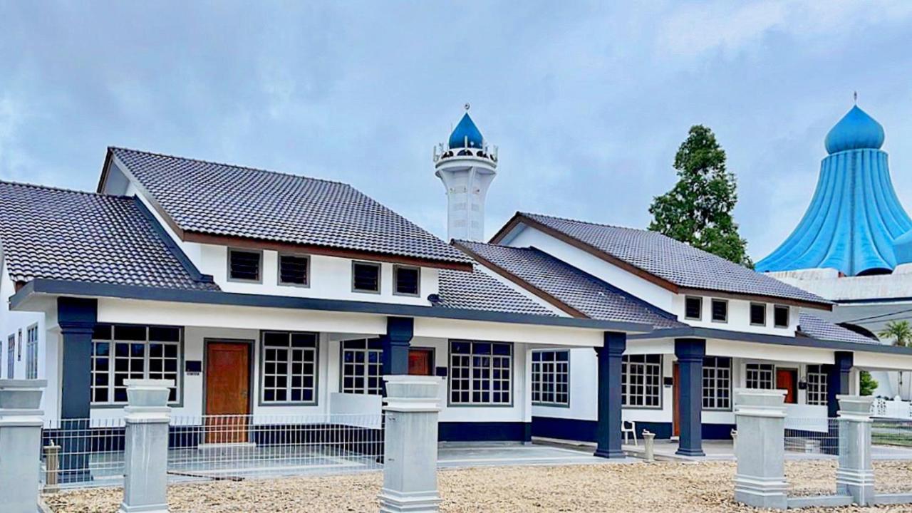 Nazza Homestay Besut With Pool Near Jetty To Perhentian Kampung Raja Exterior foto