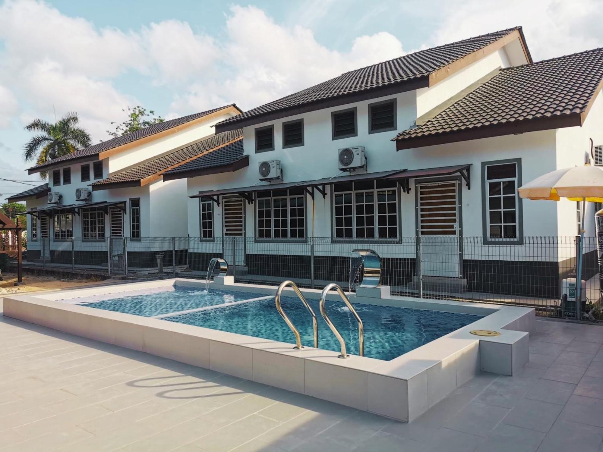 Nazza Homestay Besut With Pool Near Jetty To Perhentian Kampung Raja Exterior foto